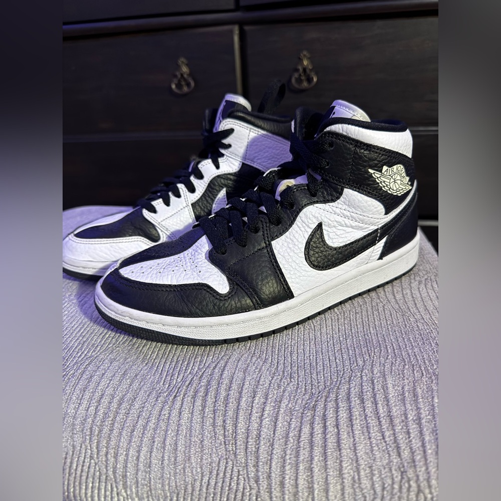 Like New Jordan’s: Womens 8